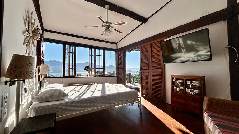 Piscina, espaço gourmet e vista