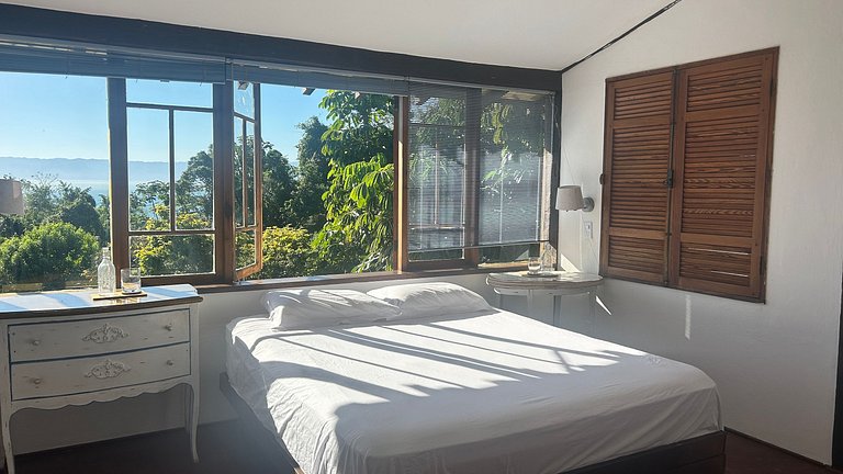 Piscina, espaço gourmet e vista