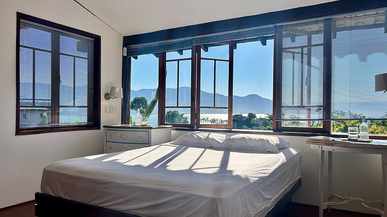 Piscina, espaço gourmet e vista