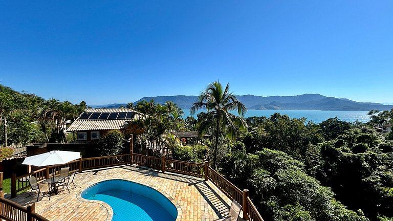 Piscina, churrasqueira e vista mar/montanha