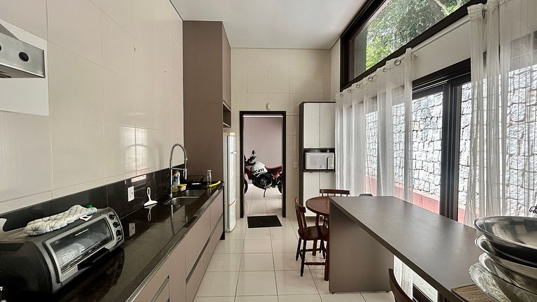 Casa Barco - Um ícone da arquitetura Ilhabela