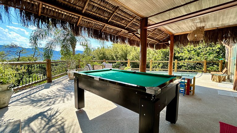 Piscina aquecida, espaço gourmet a 50m da praia