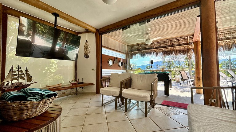 Piscina aquecida, espaço gourmet a 50m da praia