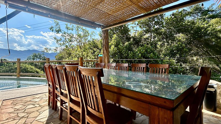 Piscina aquecida, espaço gourmet a 50m da praia