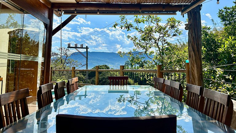 Piscina aquecida, espaço gourmet a 50m da praia