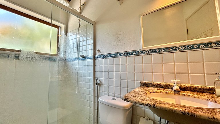 Piscina aquecida, espaço gourmet a 50m da praia