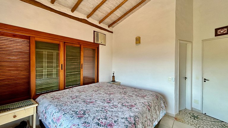 Piscina aquecida, espaço gourmet a 50m da praia