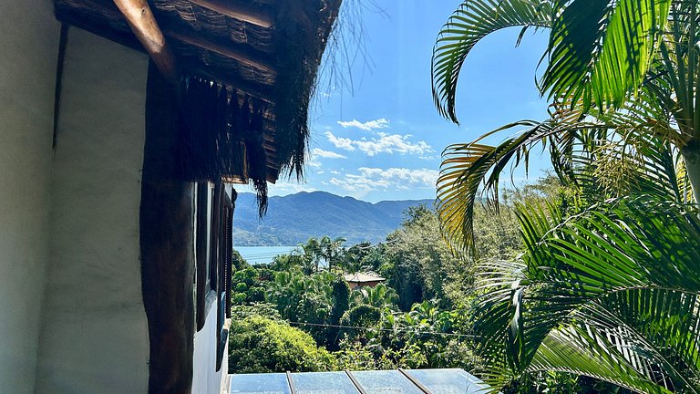 Piscina aquecida, espaço gourmet a 50m da praia