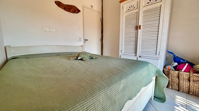 Piscina aquecida, espaço gourmet a 50m da praia