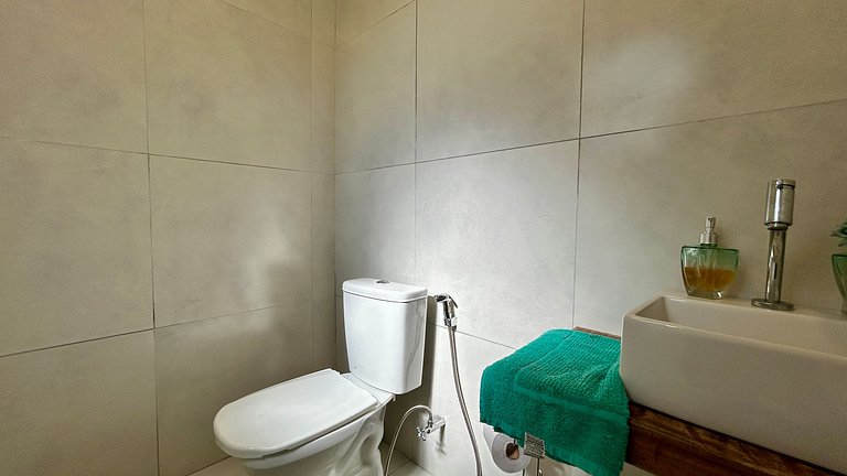 Piscina aquecida, espaço gourmet a 50m da praia