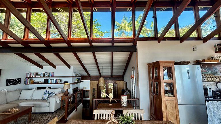 Casa aconchegante, vista espetacular para o mar