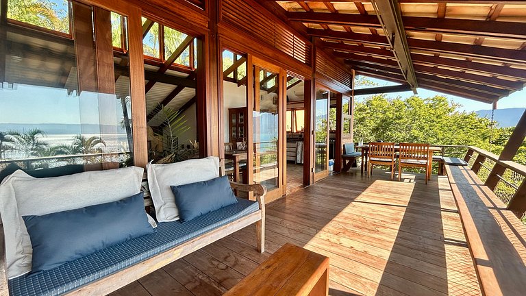 Casa aconchegante, vista espetacular para o mar