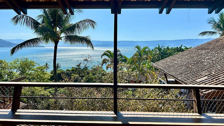 Casa aconchegante, vista espetacular para o mar