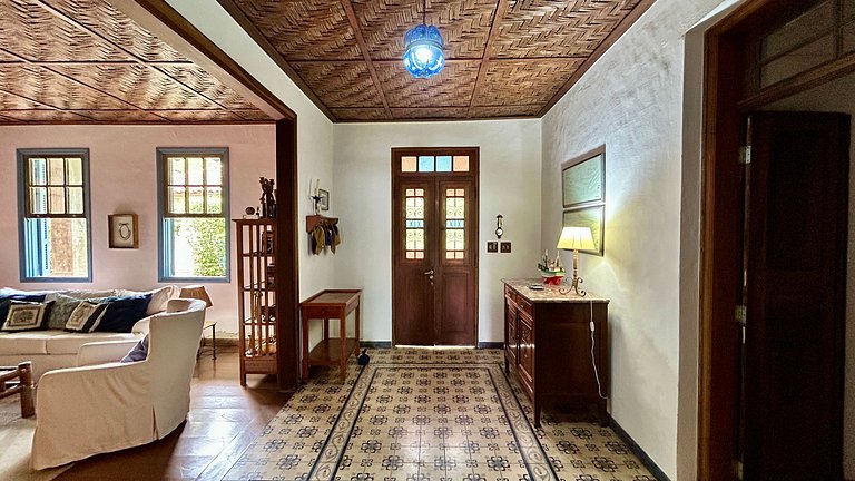 Casa à beira-mar ao Norte de Ilhabela