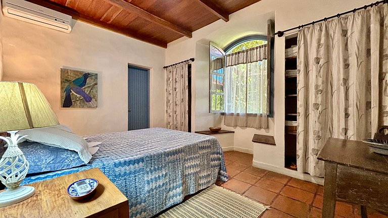 Casa à beira-mar ao Norte de Ilhabela
