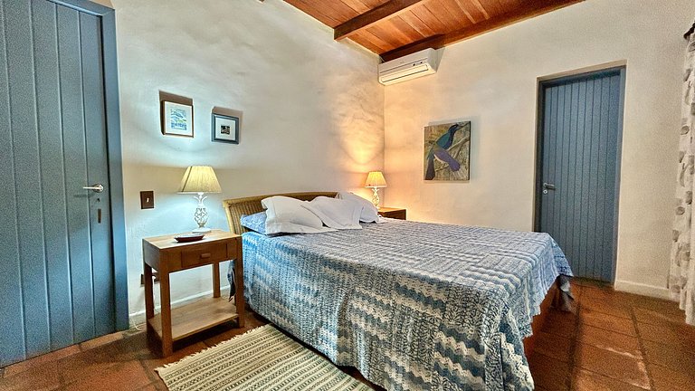 Casa à beira-mar ao Norte de Ilhabela