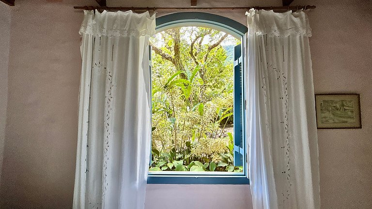 Casa à beira-mar ao Norte de Ilhabela