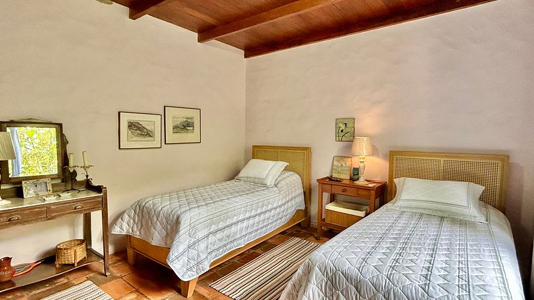 Casa à beira-mar ao Norte de Ilhabela