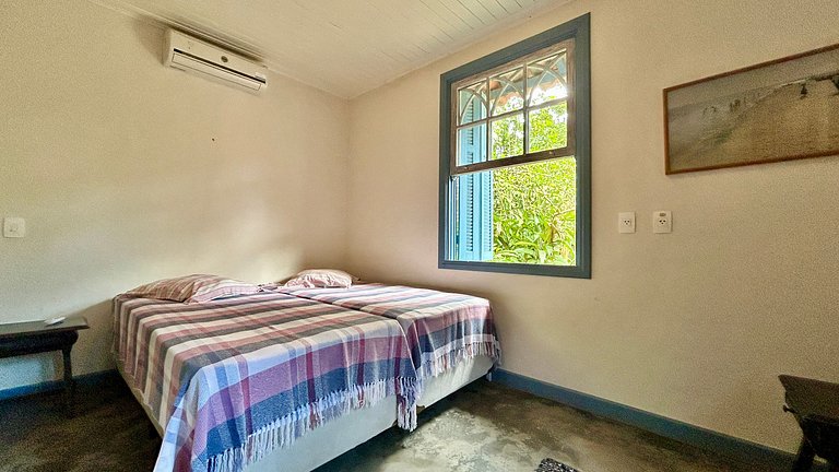 Casa à beira-mar ao Norte de Ilhabela