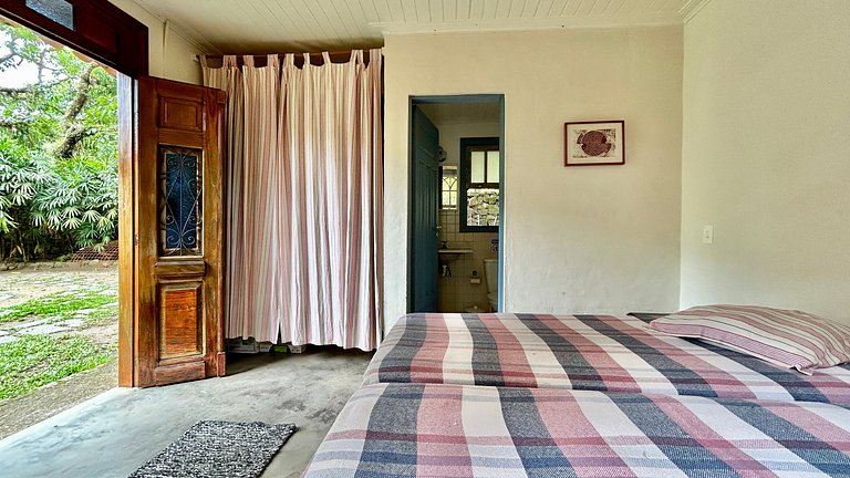 Casa à beira-mar ao Norte de Ilhabela