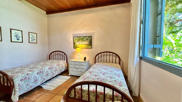 Casa à beira-mar ao Norte de Ilhabela