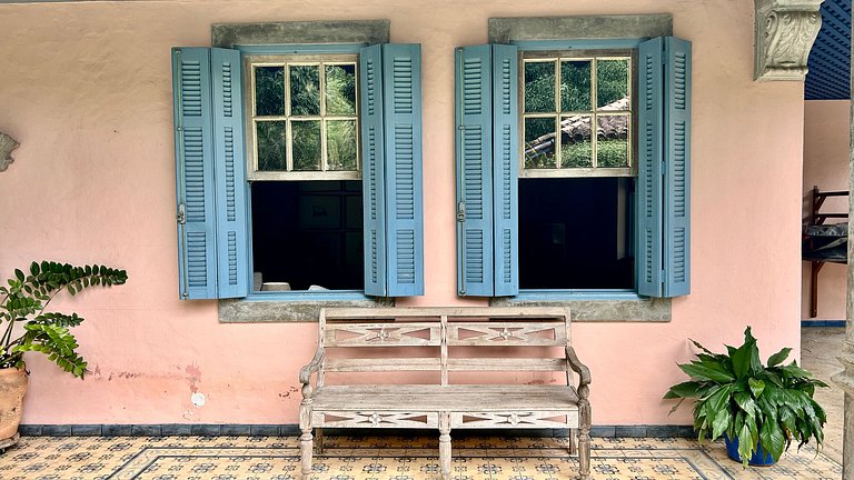 Casa à beira-mar ao Norte de Ilhabela