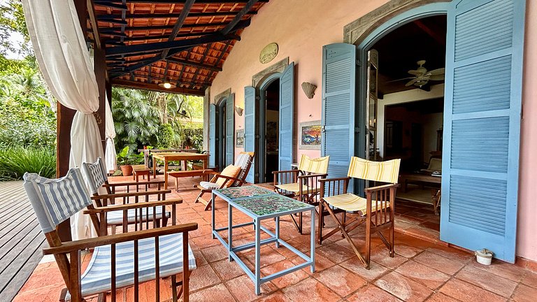 Casa à beira-mar ao Norte de Ilhabela